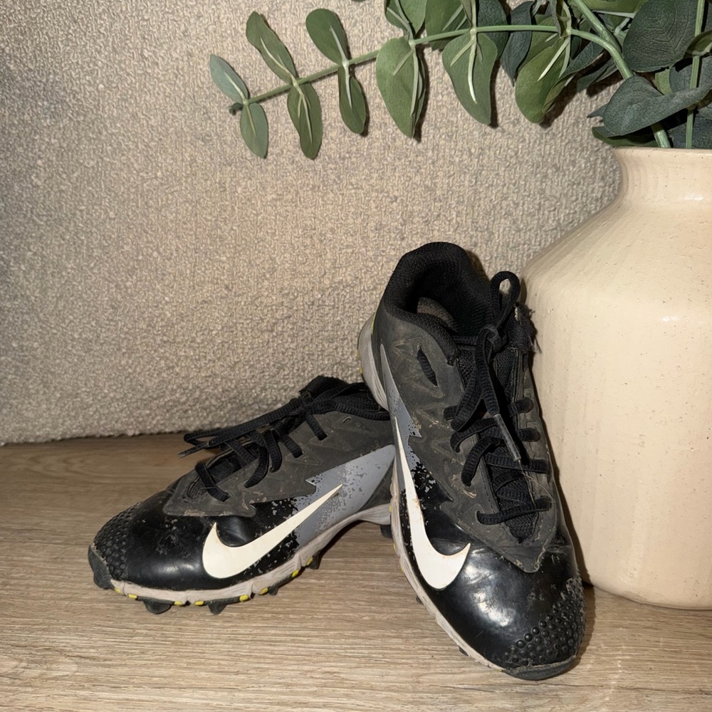 Nike Black and Gray Athletic Cleats